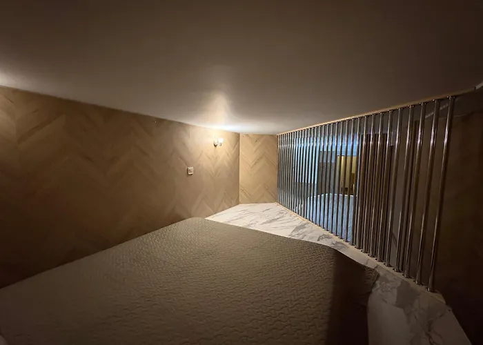 Apartament Cat Garden Premium *